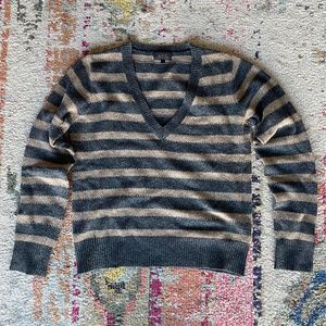 Perfect A.P.C. 90s stripe v-neck sweater